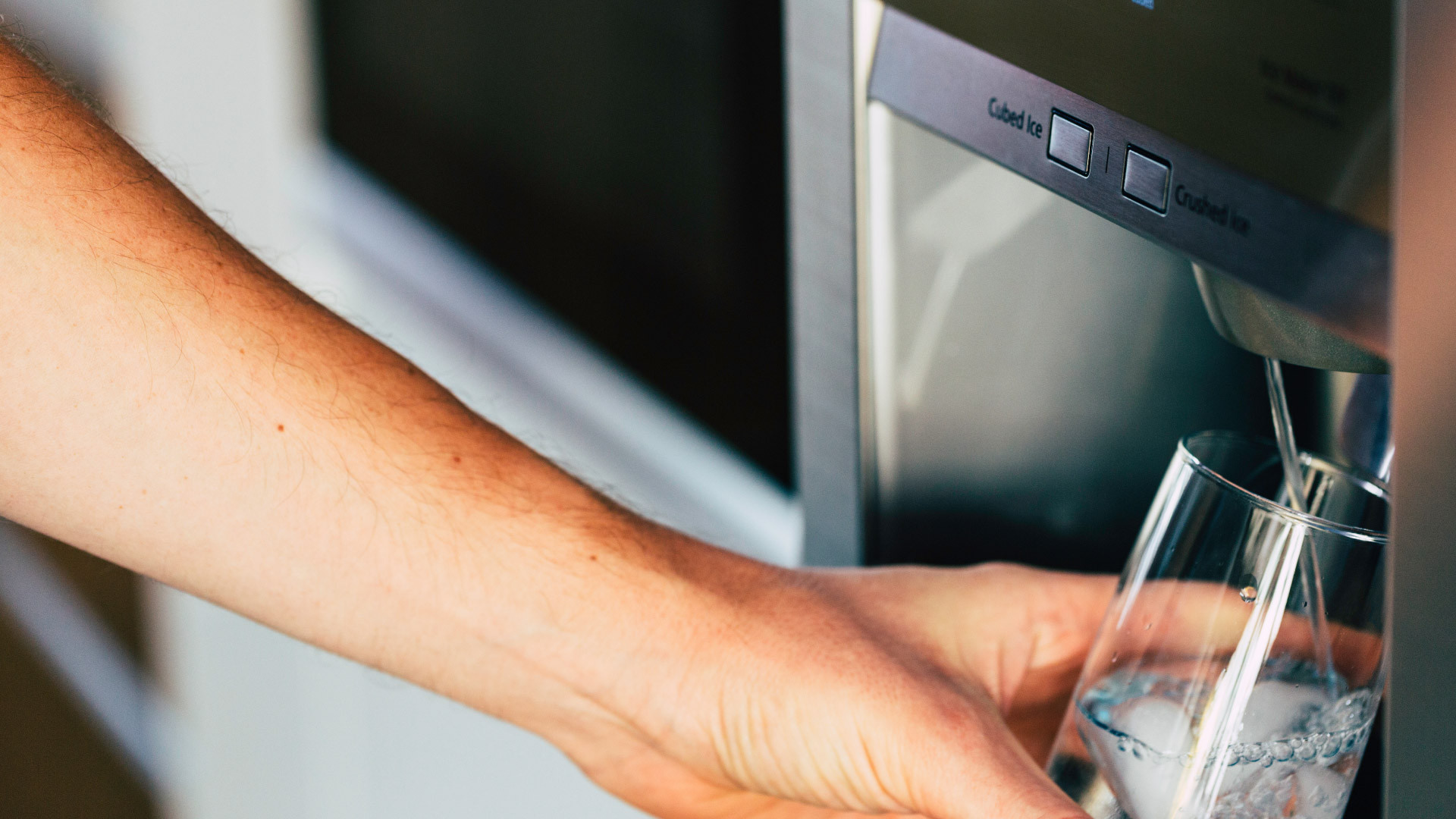 Mbns25 Microban Blog Refrigerator Water Spigots HERO